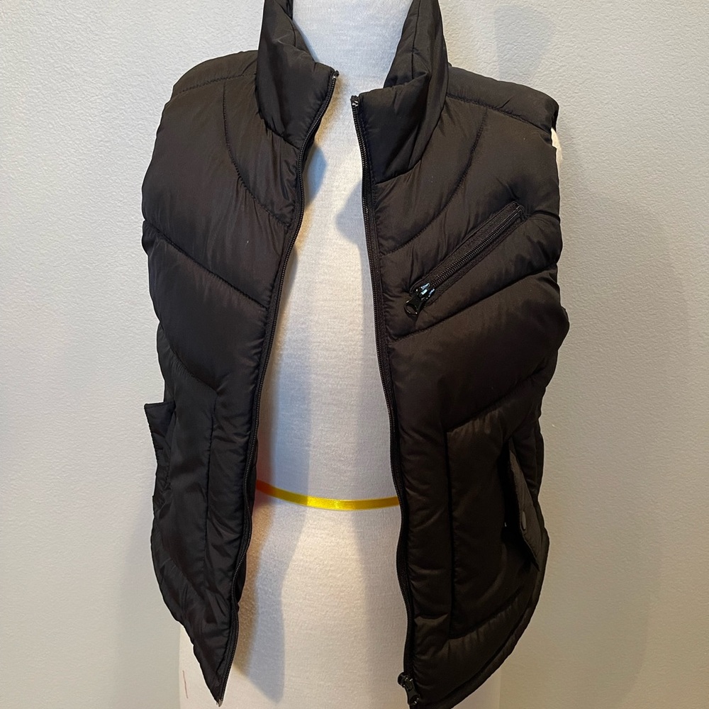 Kids Black puffer vest
